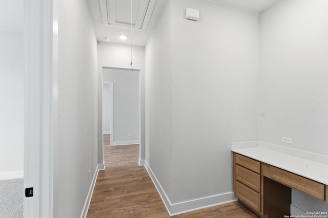 530 Poe Parkway, Castroville, TX 78009