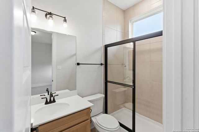 530 Poe Parkway, Castroville, TX 78009