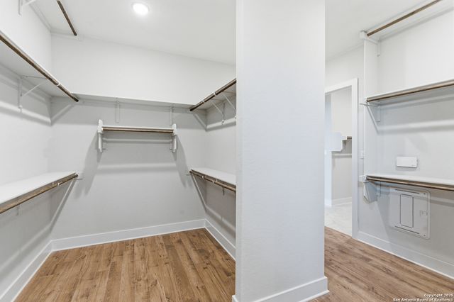 530 Poe Parkway, Castroville, TX 78009