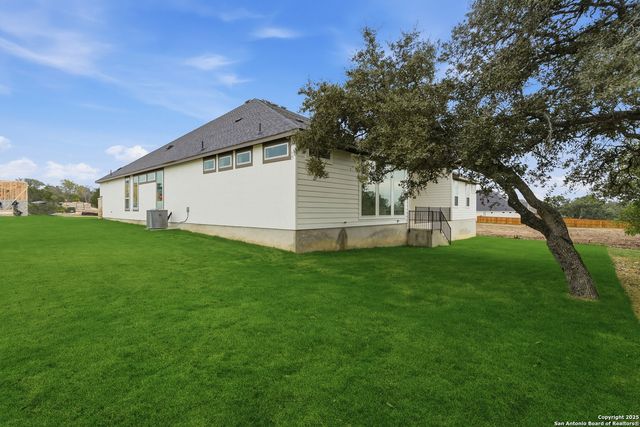 530 Poe Parkway, Castroville, TX 78009