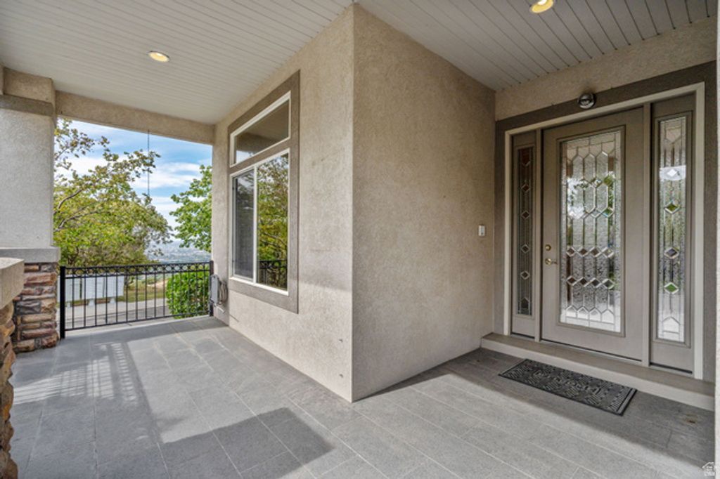 Image 2 of property listing at 14133 S SPYGLASS HILL DR, Draper, UT 84020