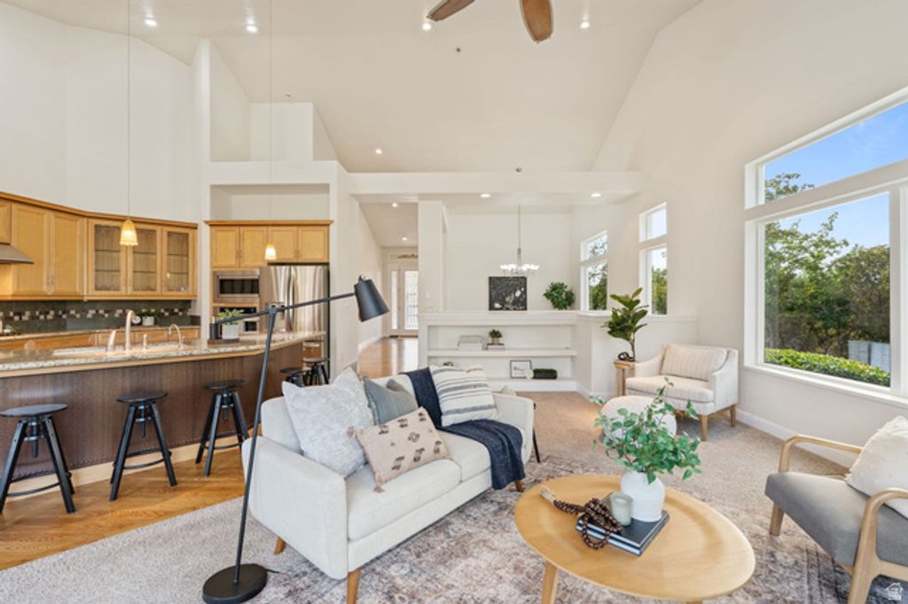 Image 13 of property listing at 14133 S SPYGLASS HILL DR, Draper, UT 84020