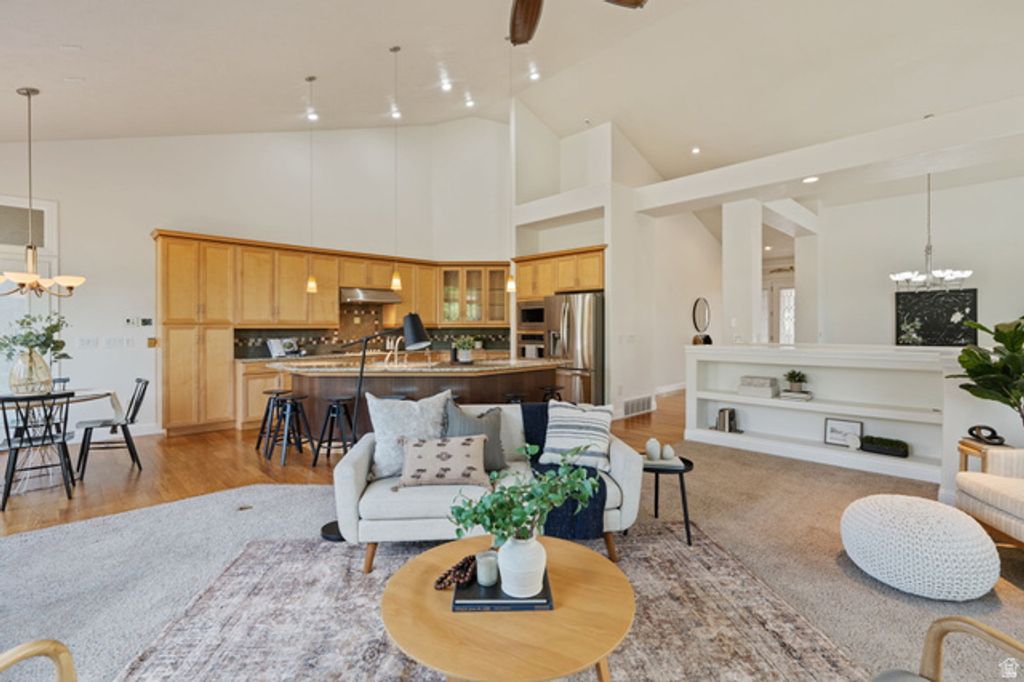 Image 14 of property listing at 14133 S SPYGLASS HILL DR, Draper, UT 84020