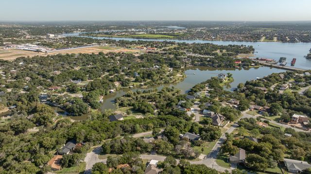 508 Crestwood Drive, Granbury, TX 76048
