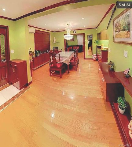 12304 6th Avenue, College Point, NY 11356