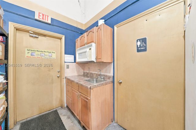 11951 SW 144th Ct 4 & 5, Miami, FL 33186