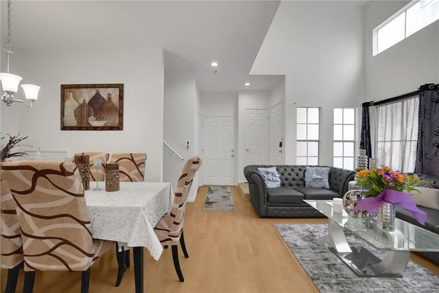 14031 Astoria Street 102, Sylmar, CA 91342