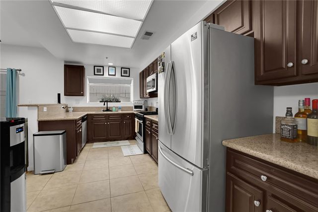 14031 Astoria Street 102, Sylmar, CA 91342