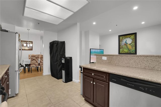 14031 Astoria Street 102, Sylmar, CA 91342