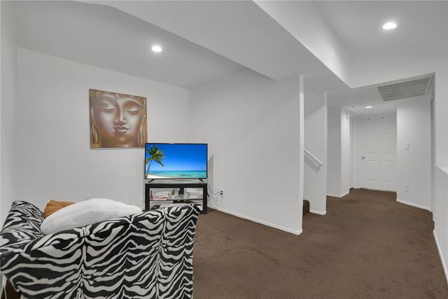 14031 Astoria Street 102, Sylmar, CA 91342