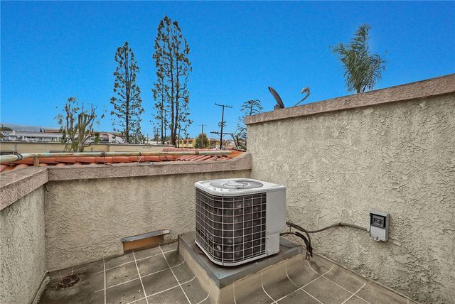 14031 Astoria Street 102, Sylmar, CA 91342