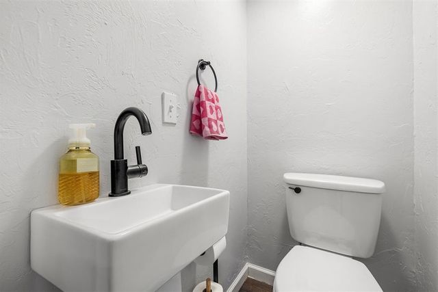 4923 Oakbrook Drive, Norman, OK 73026