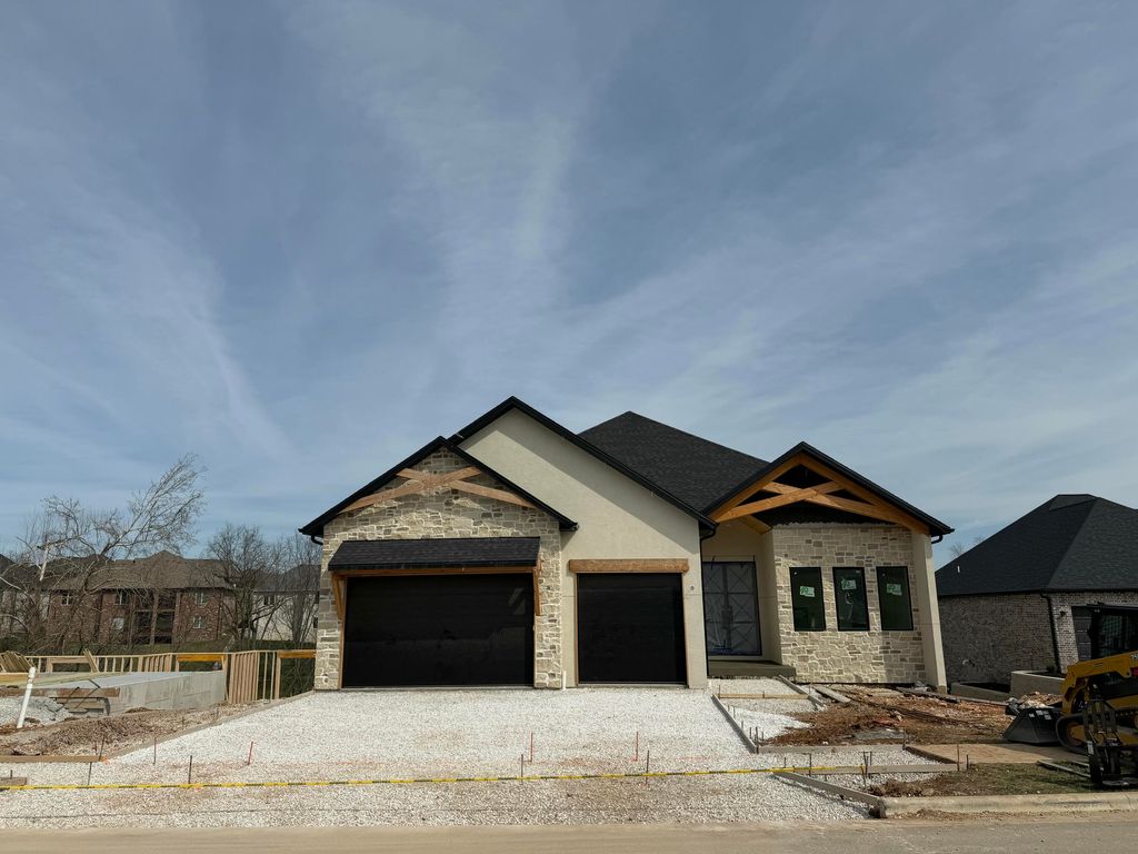 5978 S Clay Avenue, Springfield, MO 65810