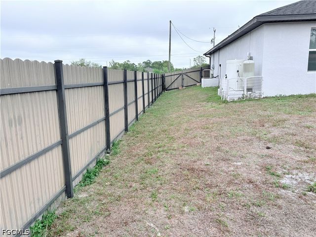 3912 NW 46th LN, Cape Coral, FL 33993