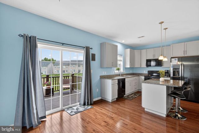 2271 RISING HILL RD, Whitehall, PA 18052