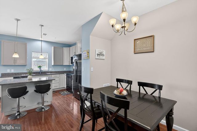 2271 RISING HILL RD, Whitehall, PA 18052