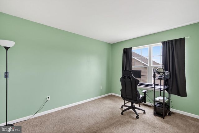 2271 RISING HILL RD, Whitehall, PA 18052