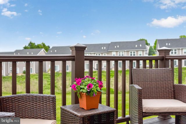 2271 RISING HILL RD, Whitehall, PA 18052