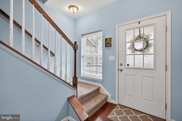 2271 RISING HILL RD, Whitehall, PA 18052