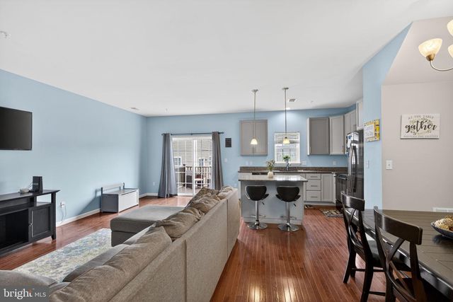 2271 RISING HILL RD, Whitehall, PA 18052