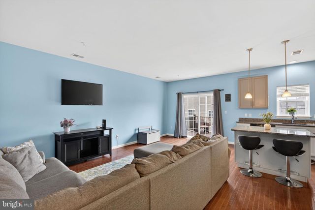 2271 RISING HILL RD, Whitehall, PA 18052