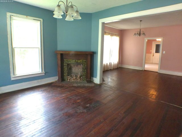 201 Hodges St, N, Cowan, TN 37318