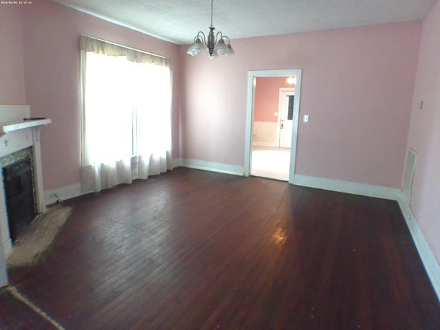 201 Hodges St, N, Cowan, TN 37318