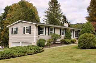 4 Deer Run Court, Carmel, NY 10512