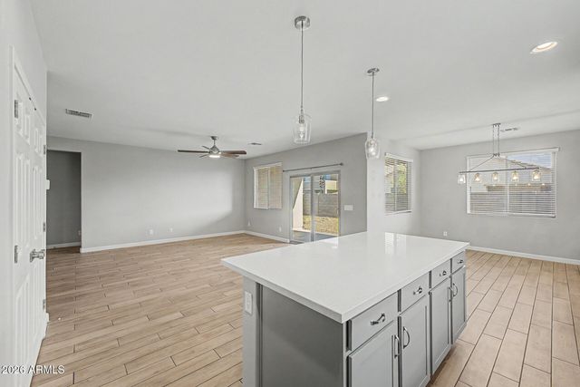 7011 W TOWNLEY Avenue, Peoria, AZ 85345
