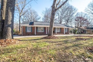 2201 Hathaway Drive, Greensboro, NC 27408