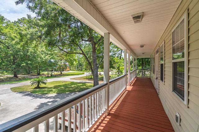 914 Claussen House Drive, Edisto Island, SC 29438