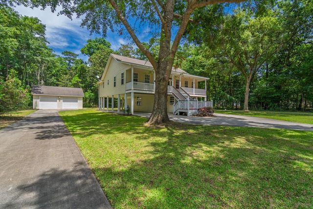 914 Claussen House Drive, Edisto Island, SC 29438