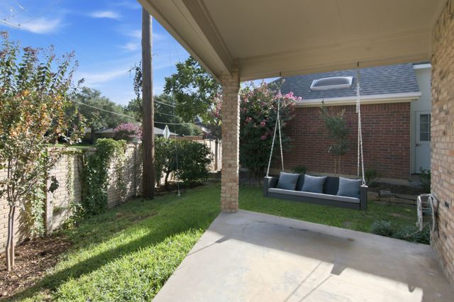 2929 Everest Drive, Bedford, TX 76021