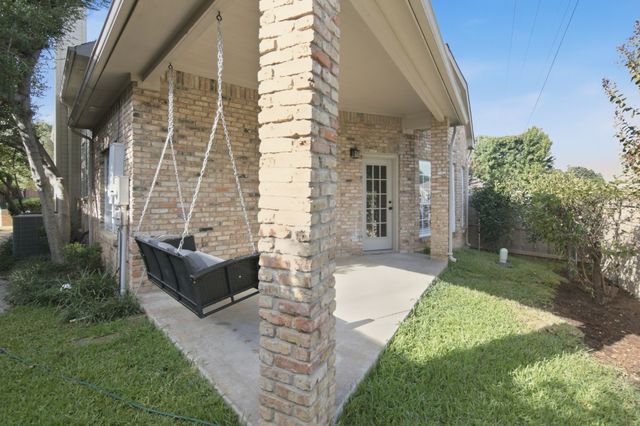 2929 Everest Drive, Bedford, TX 76021