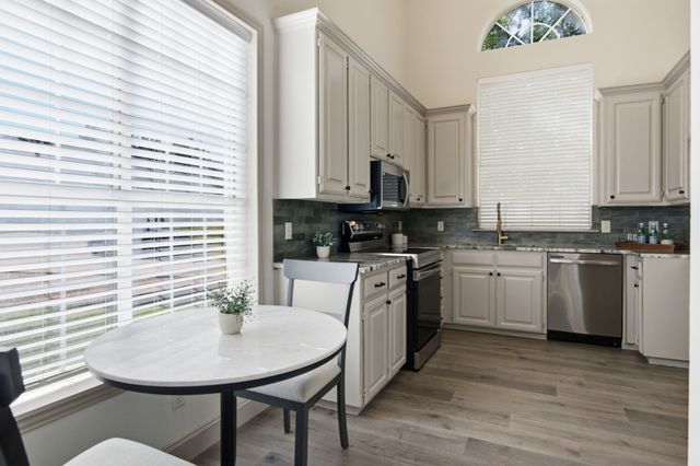 2929 Everest Drive, Bedford, TX 76021