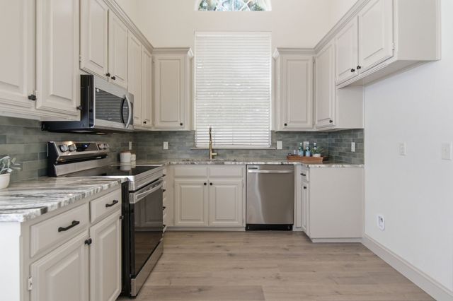 2929 Everest Drive, Bedford, TX 76021