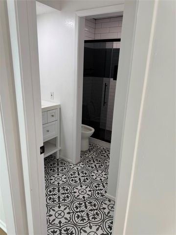 6649 Westwick Drive, Houston, TX 77072