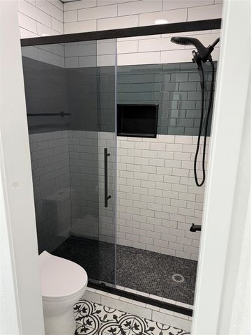 6649 Westwick Drive, Houston, TX 77072