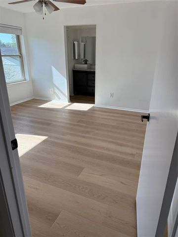 6649 Westwick Drive, Houston, TX 77072