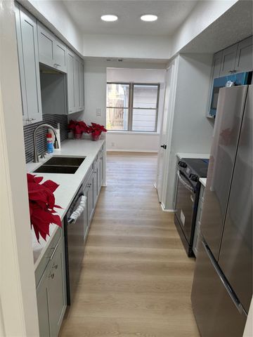 6649 Westwick Drive, Houston, TX 77072