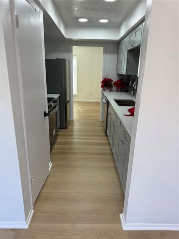 6649 Westwick Drive, Houston, TX 77072