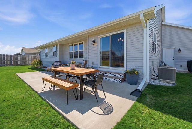660 Westfield Avenue, Evansville, WI 53536