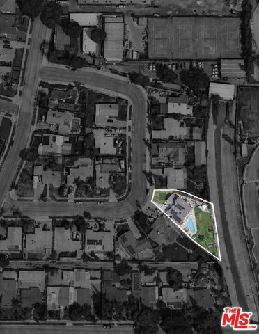 11128 Valjean Avenue, Granada Hills, CA 91344