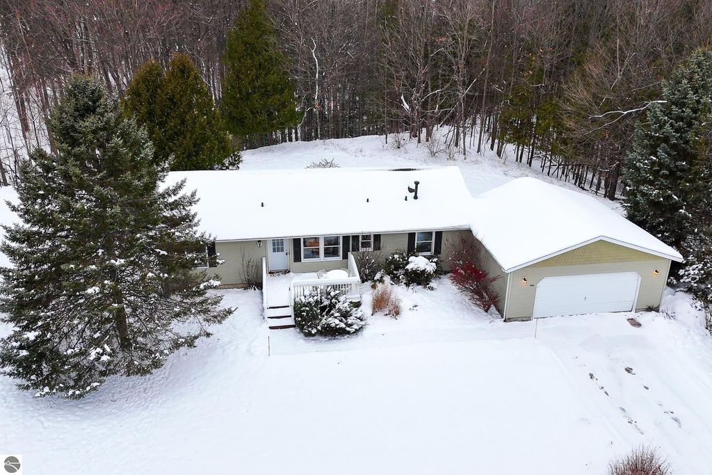 Image 6 of property listing at 10830 S Blueridge Lane, Traverse City, MI 49684