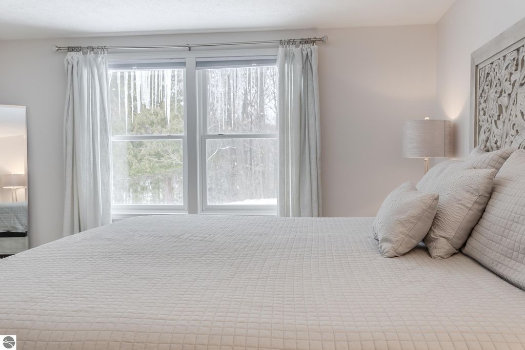 Image 9 of property listing at 10830 S Blueridge Lane, Traverse City, MI 49684