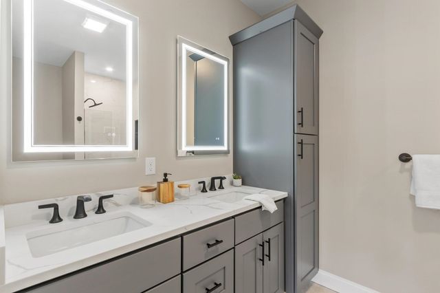 10100 S Willow St Unit 211, Manchester, NH 03103