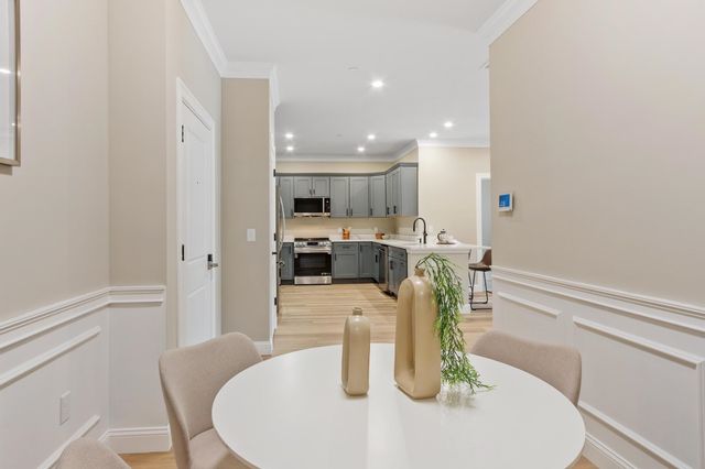 10100 S Willow St Unit 211, Manchester, NH 03103