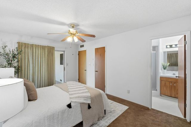 5396 W Clinton, Fresno, CA 93722