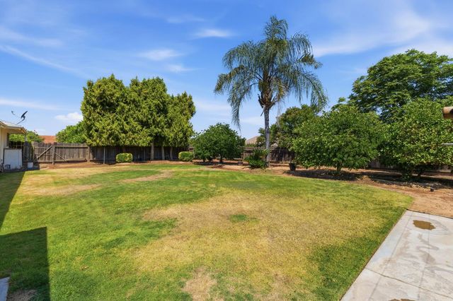 5396 W Clinton, Fresno, CA 93722