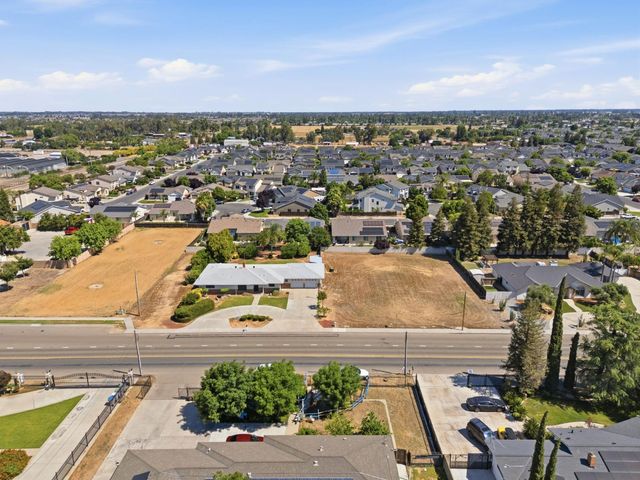 5396 W Clinton, Fresno, CA 93722